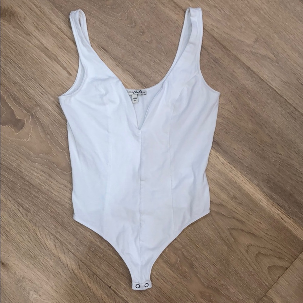 EXPRESS WHITE BODYSUIT 💍